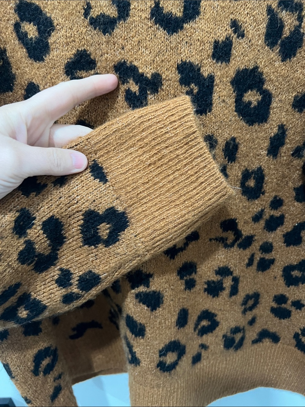 Old Navy Leopard-Print Crewneck Sweater - Camel and Black Size Large - Picture 3 of 4